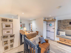 Pass the Keys Compact 2 bed, 2 bath with amazing views & parking